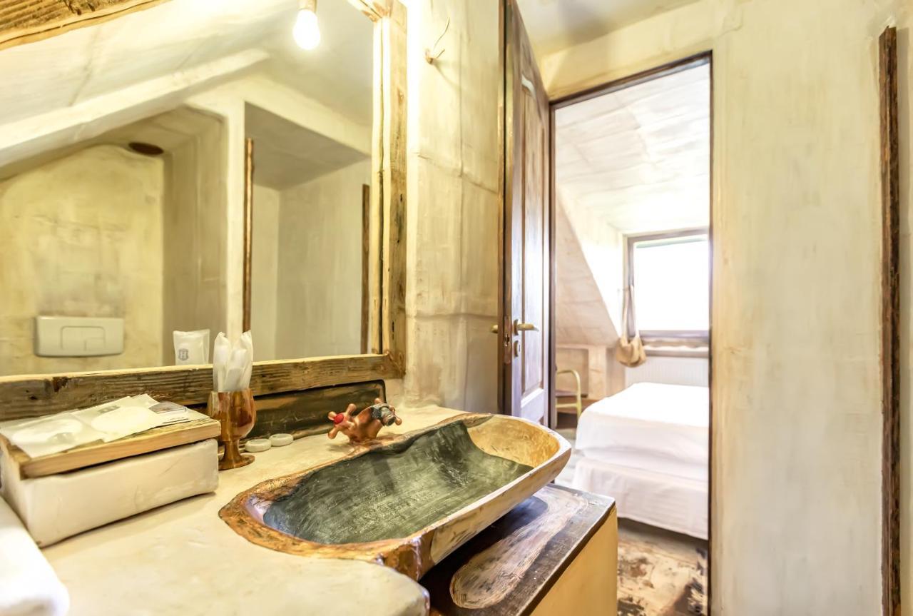 Amfiteatrul Transilvania Villa Moieciu de Jos Luaran gambar